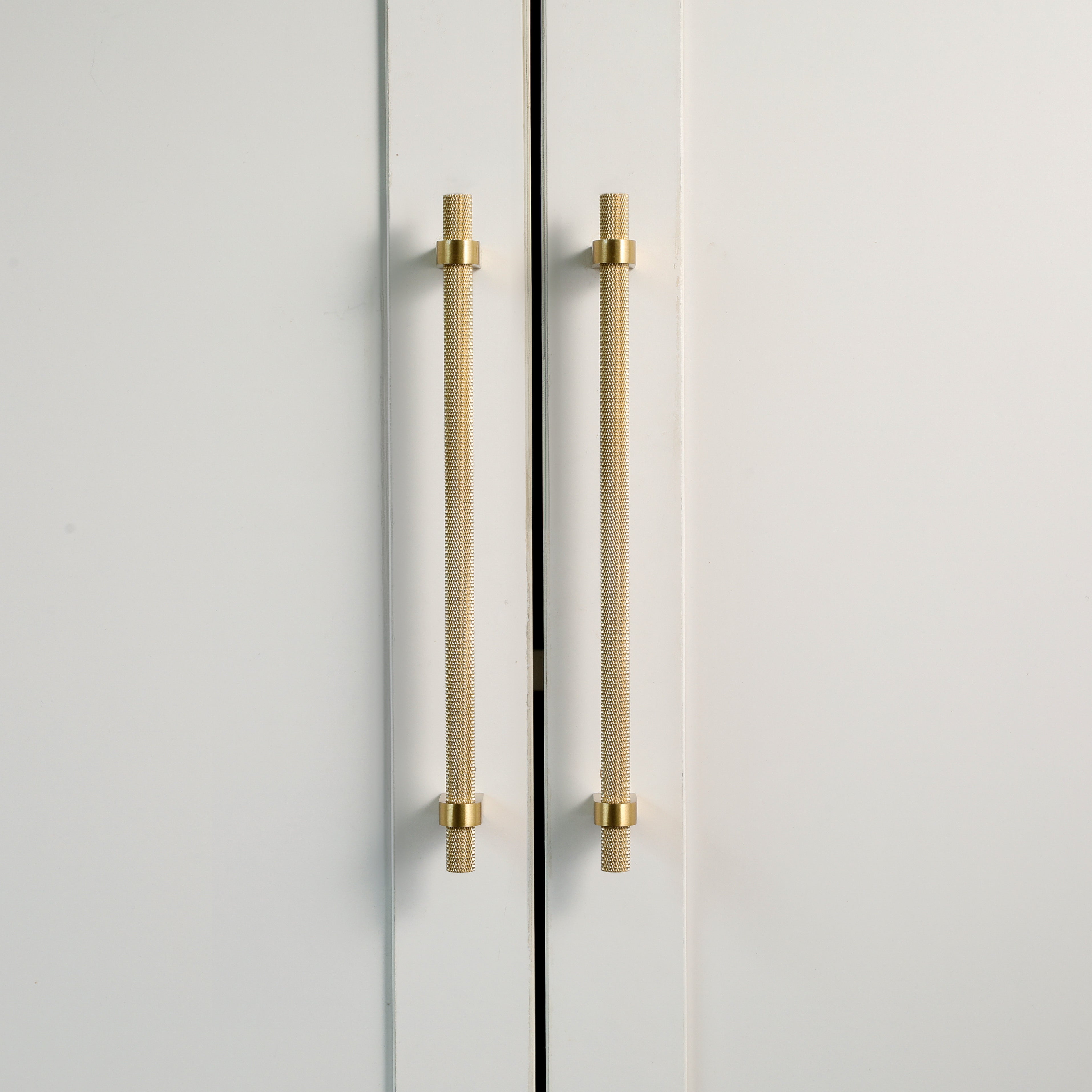 Vanderbilt Brass Knurled Cabinet Pull - Modern