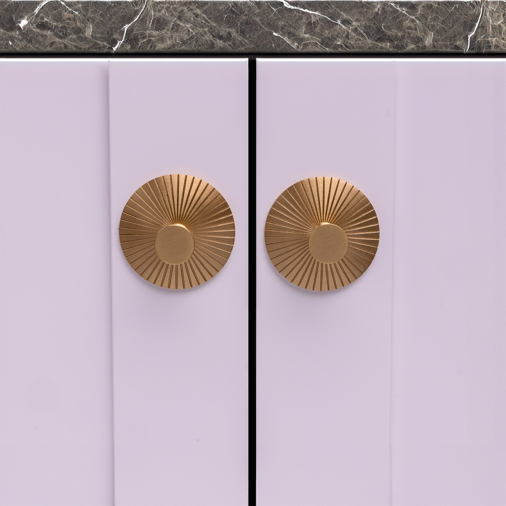 1.9" Round Starburst Brass Backplate with Knob